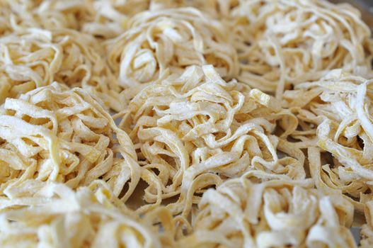 Flour noodles