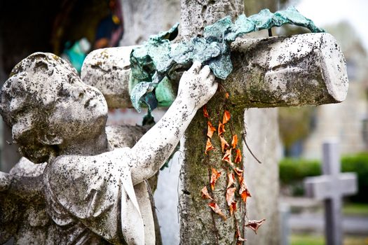Collection of the most beautiful and moving architectures examples in European cemetaries