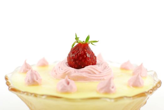 Vanilla pudding with strawberry and cream