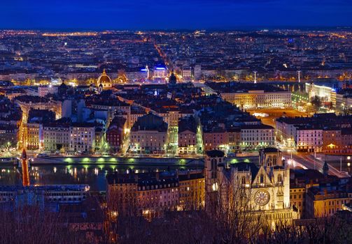  City of Lyon by night