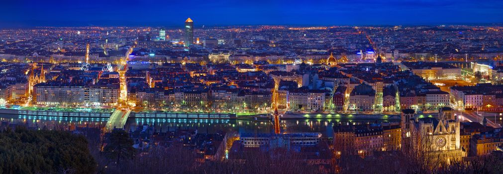  City of Lyon by night