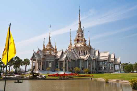 Thai temple open to public anyone can take a photo