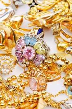 Large collection of gold jewellery 