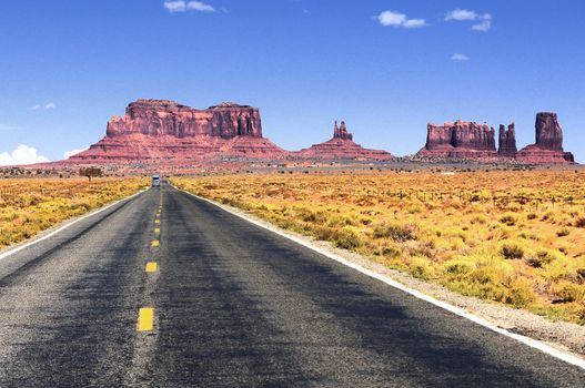 Road leading into Monument Valley. 