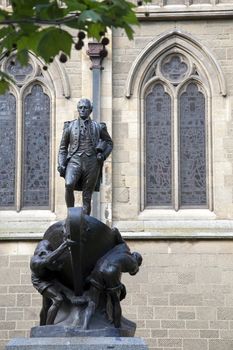 captain matthew flinders statue in melbourne city australia