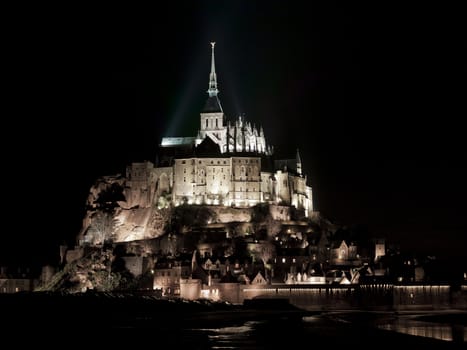 mont st michel at night