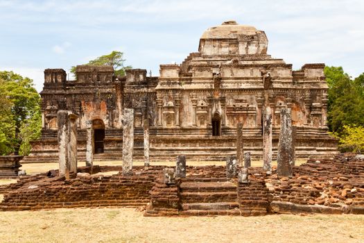 thuparama in polonnaruwa, sri lanka