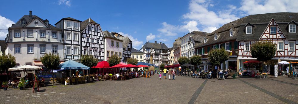 Panoramic view of the Town Square in Linz am Rhein in Germany.