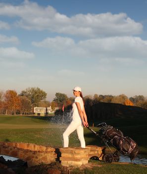 girl golf player goes to play golf