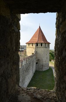 Bender Fortress West (Moldavia Cetatea Bend?r (Tigh?na), Ukr. Benderska Fortress) - an architectural monument of the XVI century. Located on the right bank of the Dniester River in Bender, Transnistria (Moldova).