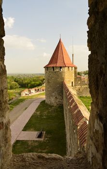 Bender Fortress West (Moldavia Cetatea Bend?r (Tigh?na), Ukr. Benderska Fortress) - an architectural monument of the XVI century. Located on the right bank of the Dniester River in Bender, Transnistria (Moldova).