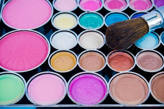 Makeup brushes and make-up eye shadows