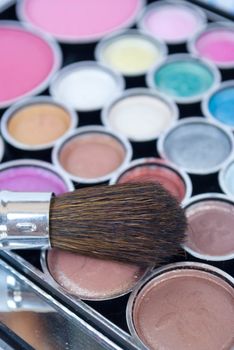 Makeup brushes and make-up eye shadows