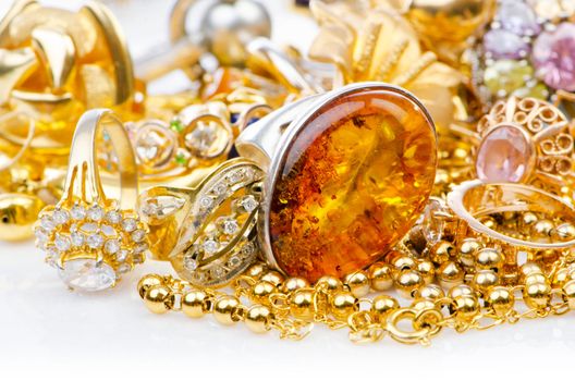 Large collection of gold jewellery 