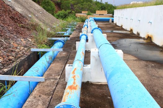 Water pipeline transporting