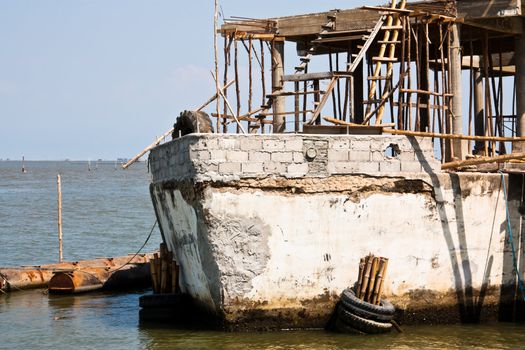 Vessel made ​​of concrete. Construction to be a restaurant.