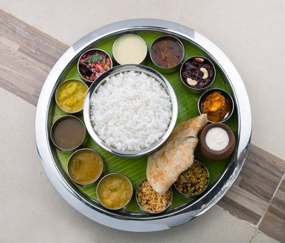 A tasty indian dish made from rice served with chutney