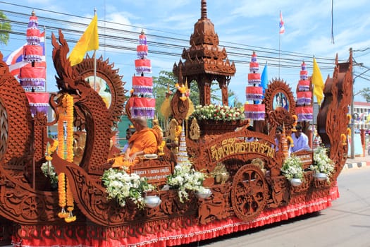 SURAT THANI, THAILAND - OCTOBER 31 : One of several decorated ceremonial boats in Tak Bat Devo and Chak Phra Festivals on October 31, 2012 in Surat Thani, Thailand.