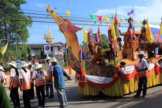 SURAT THANI, THAILAND - OCTOBER 31 : One of several decorated ceremonial boats in Tak Bat Devo and Chak Phra Festivals on October 31, 2012 in Surat Thani, Thailand.