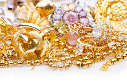 Large collection of gold jewellery 