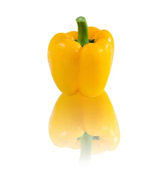 Image of  yellow bell  pepper with reflection