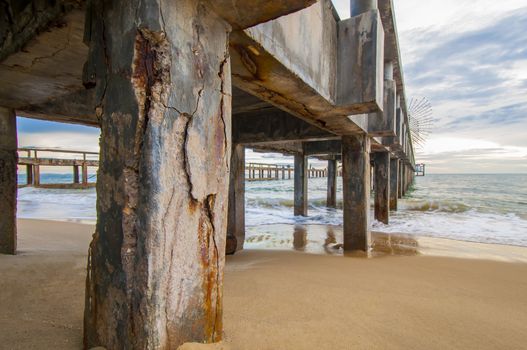 Corrosion concrete, Concrete pier corrosion against the sea