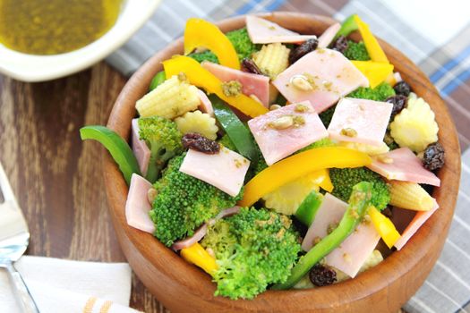 Broccoli with Ham,pepper,baby corn and raisin salad