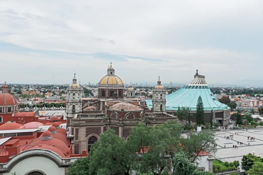 Old basilica Officially known as the ''"Templo Expiatorio a Cristo Rey,"'' the construction of the old basilica began in 1531 and was not finished until 1709. The major architect was Pedro de Arrieta. The modern basilica was built between 1974 and 1976 by the Mexican architect Pedro Ramírez Vázquez.