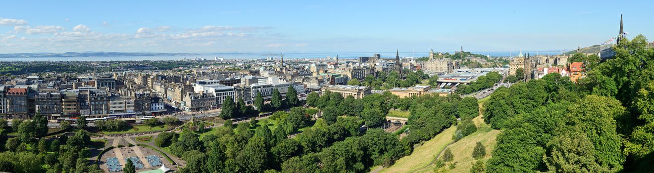 Panoramic view of Edinburgh New Town from Edinburgh Castle
