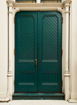 Colonial style Colonial Green Doorr on white house 