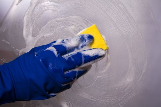 Window cleaning detergent and sponge