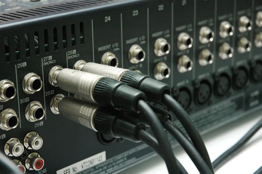 Connector signal sound mixer