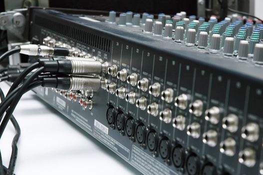 Connector signal sound mixer