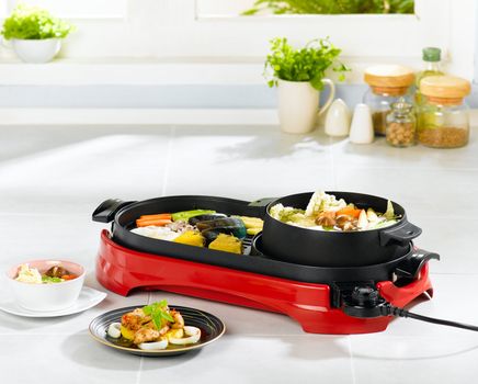 Two in one electric pan for barbecue and cooking curry a nice kitchenware