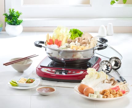 Sukiyaki pot a nice kitchenware 