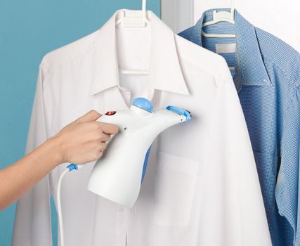 Steam iron to help your housework more easy