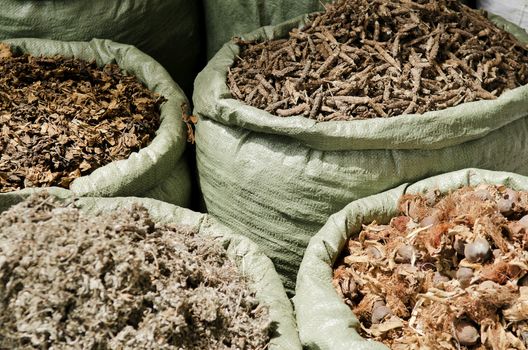 traditional herbs in vietnam market