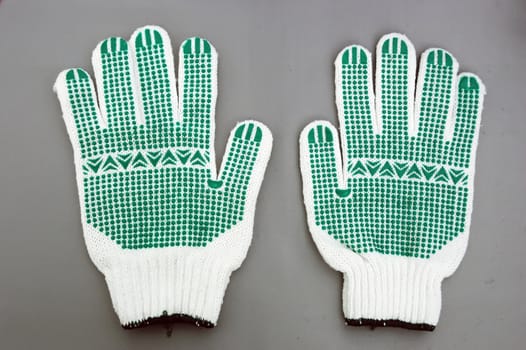 Gloves protect winter-white color