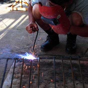 electric welding connecting square bar metal