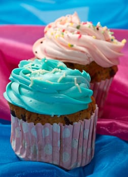 blue and pink cupcakes 