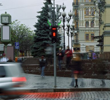 Crossroad on Bogdana Khmelnitskogo at night, Kiev