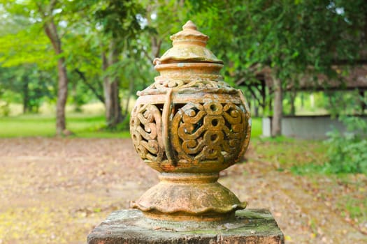 Sidewalk garden lamp Thai style made from clay