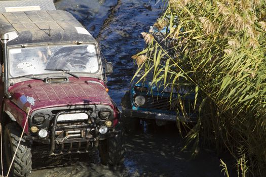 4x4 Off roading thrill in the mud