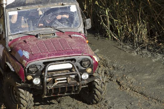 4x4 Off roading thrill in the mud