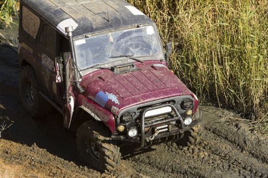 4x4 Off roading thrill in the mud