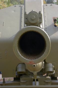 artillery howitzer stem forward closeup