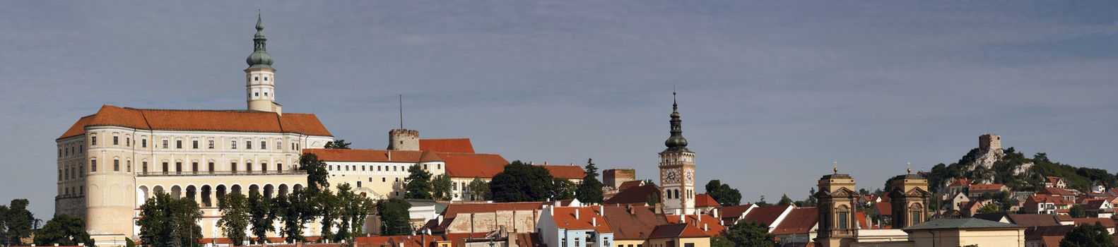 Mikulov Castle is a famous Baroque castle, which is located near the center of Mikulov city in the district Breclav, Moravia. It stands on a rocky hill called Castle Hill and is one of the landmarks of the city.
On the site Mikulov castle originally stood stone Romanesque castle from the time Premyslids. In the 13th century was rebuilt in a Gothic style.