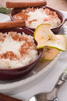 milk rice with cinnamon and applesauce