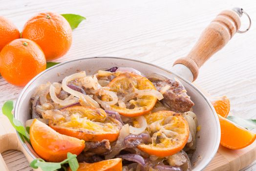 Liver with onion-orange sauce