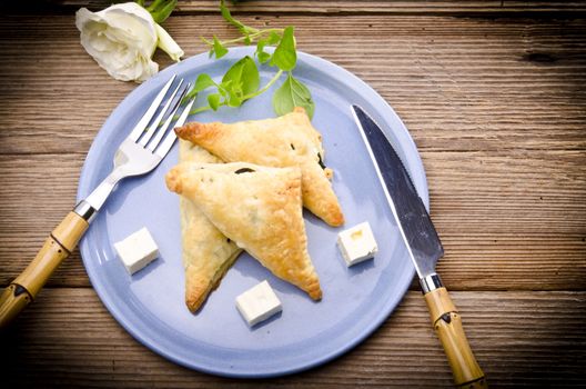 cakes with spinach and feta cheese